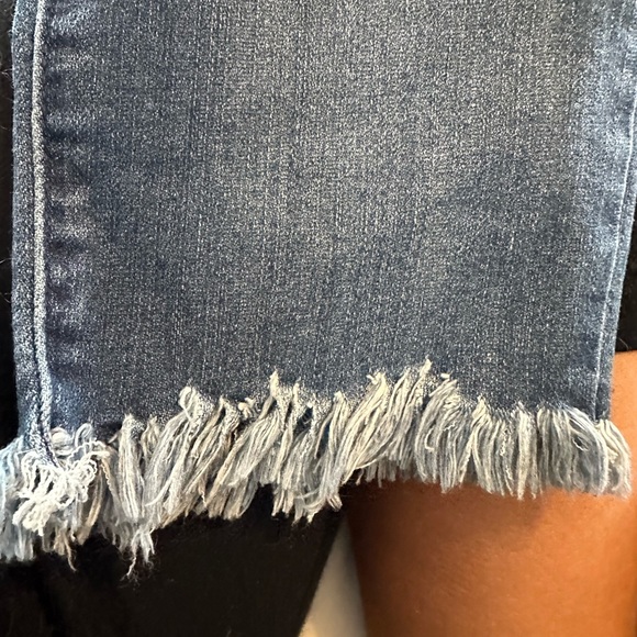 Democracy jeans with freyed bottom - Picture 3 of 3